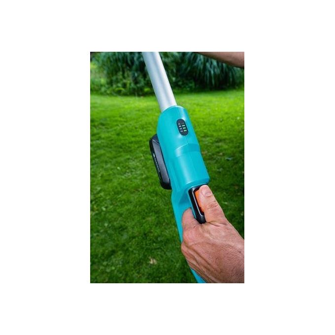 Gardena 14732-20 THS 42-18V P4A Tagliasiepi Telescopico a Batteria 42 cm Lama Doppia Testa Regolabile fino a 90° 3,4 Kg Batteria 18 V 2,6 Ah colore Verde