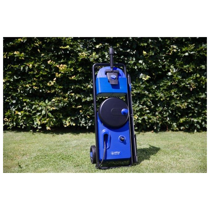 Nilfisk 128471265 CORE 140 Idropulitrice Elettrica Verticale 140 bar 474 l-h 1800 W colore Nero Blu