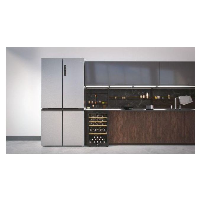 Haier HWS49GA Wine Bank 50 Series 5 Cantinetta Vino 49 Bottiglie Classe F 116 L Vetro Anti-UV LED 3D App hOn colore Nero