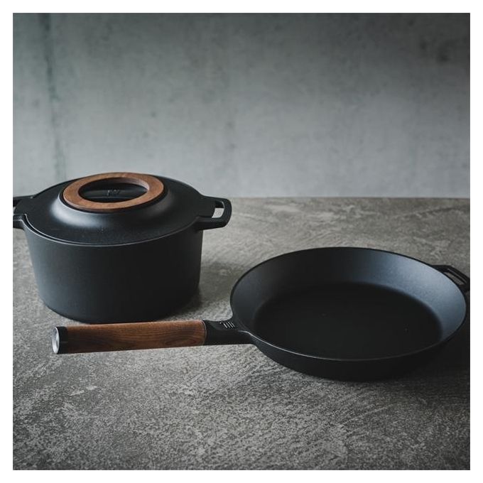 Fiskars 1026568 Norden Padella in ghisa di ferro 24 cm con manico rimovibile trattamento Thermium antiaderente naturale colore Nero