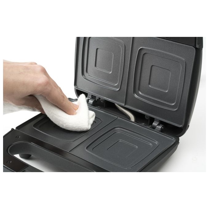 Black+decker BXSA751E Tostiera per Panini 750W Piastre Quadrate Antiaderenti Indicatore Luminoso colore Nero Metallico
