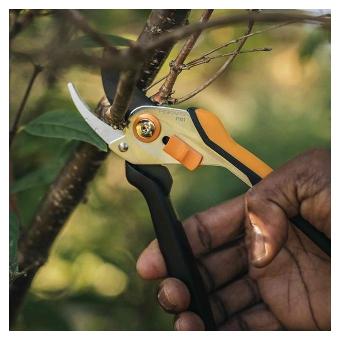 Fiskars P331 Forbice Solid Bypass 20cm Metallo