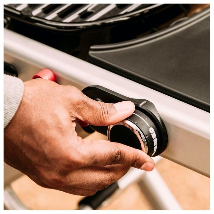 Weber 9010053 Traveler Barbecue a Gas Portatile 1 Bruciatore 3800 W Griglia Ghisa Smaltata 2065 cm² colore Nero