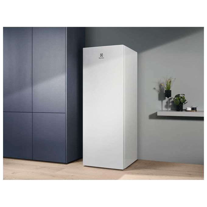 Electrolux LRB1DE33W Frigorifero Monoporta 309 L 186 cm Classe E 38 dB DynamicAir LED colore Bianco
