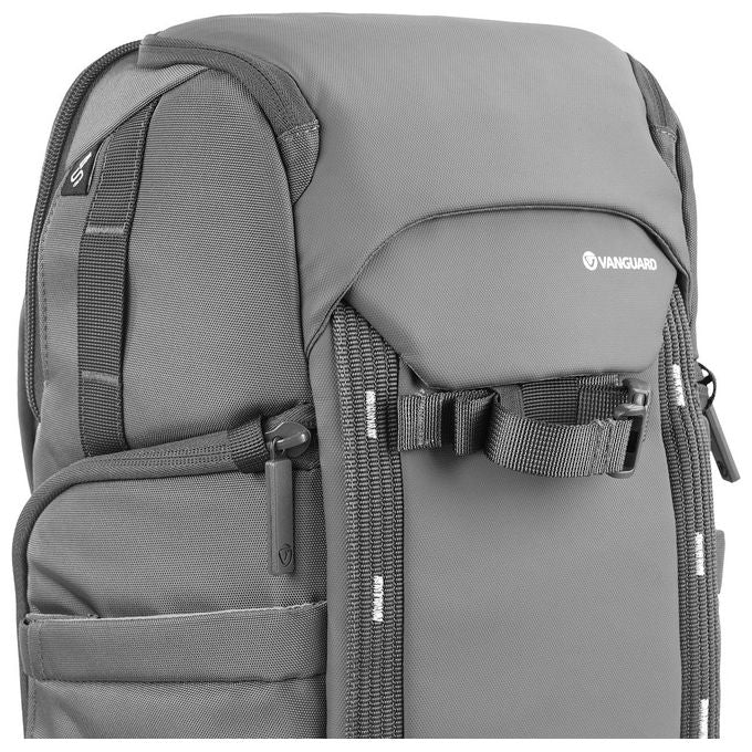 Vanguard VEO ADAPTOR R44 BK Zaino Fotografico con Scomparto Laptop 13'' Porta USB Antipioggia Inclusa colore Nero