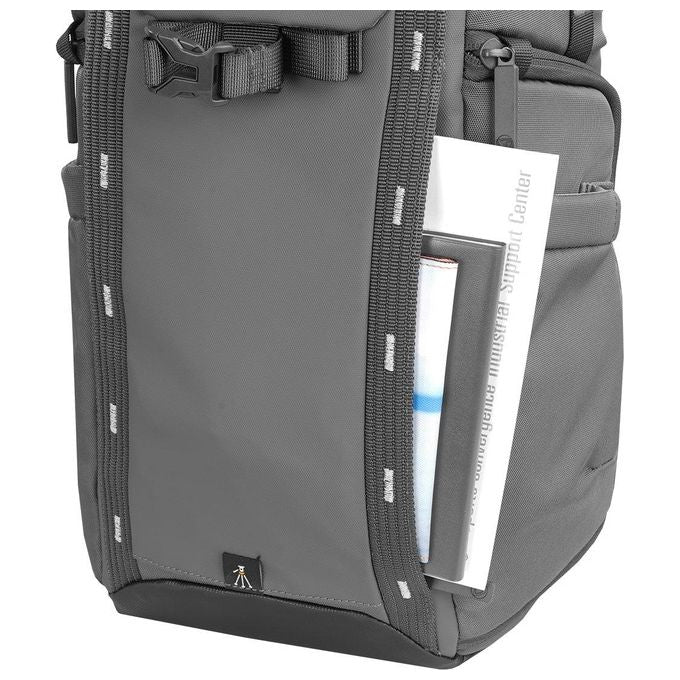 VANGUARD VEO ADAPTOR R48 GY Zaino fotografico con accesso posteriore porta USB-A per 1 DSLR o mirrorless fino a 8 obiettivi e laptop 16 pollici colore Grigio