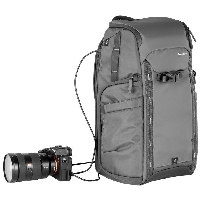 Vanguard VEO ADAPTOR R48 BK Zaino Fotografico Compatibile Laptop fino a 16'' Porta USB Integrata Impermeabile con Copertura Antipioggia colore Nero