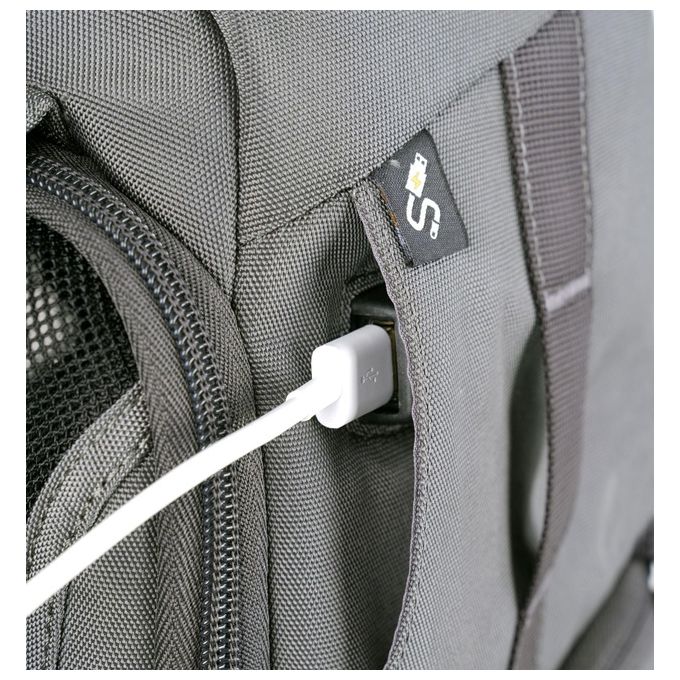 Vanguard VEO ADAPTOR R44 BK Zaino Fotografico con Scomparto Laptop 13'' Porta USB Antipioggia Inclusa colore Nero