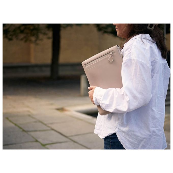 Golla Custodia Notebook 601664 Sleeve Cream per protezione elegante e sicura di laptop fino a 15.6 pollici