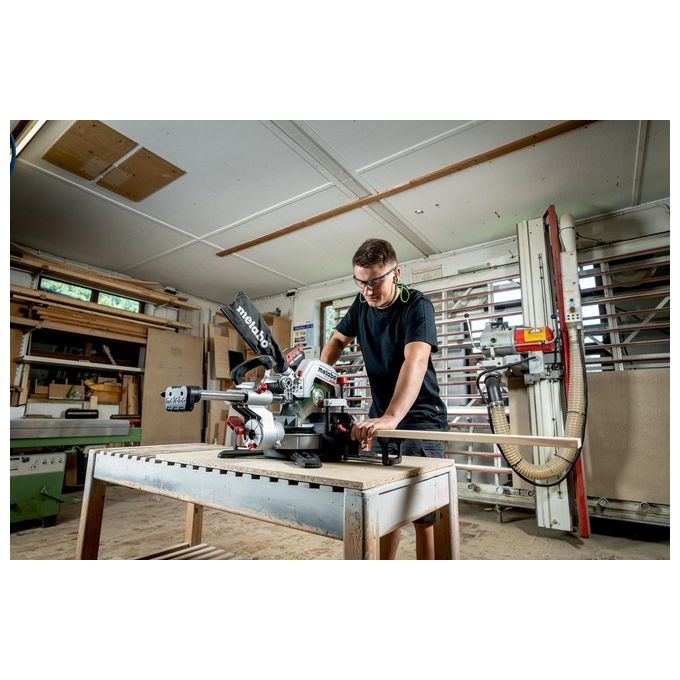 Metabo 614254650 KGS 18 LTX BL 254 Sega a batteria con motore brushless e funzione di trazione 2 batterie 18 V 5,2 Ah colore Nero