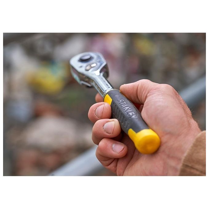 Stanley STMT82831-1 Set di Chiavi a Bussola 72 Pezzi con Cricchetti 1-4'' e 1-2'' 72 Denti Impugnatura Bi-materiale Valigetta Inclusa colore Nero Giallo
