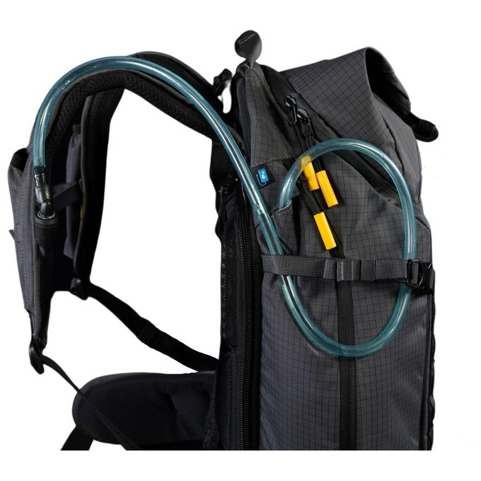 Vanguard VEO ACTIVE46 GY Zaino Fotografico Outdoor 25L Compatibilita' Laptop 14'' Tablet 10'' Porta USB Supporto Treppiede Copertura Antipioggia colore Grigio