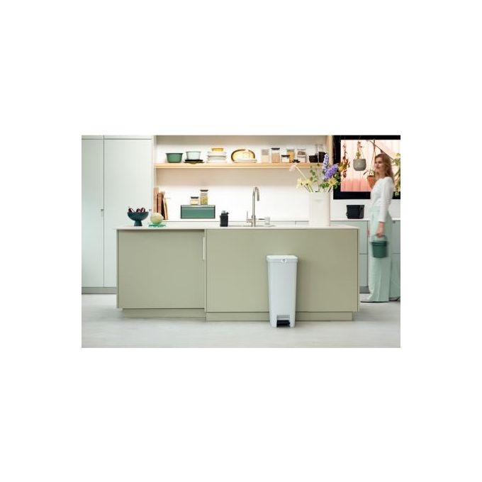 Brabantia 800009 StepUp Pattumiera a Pedale 40 L con Chiusura Rallentata e Materiale Riciclato al 91% colore Grigio Chiaro