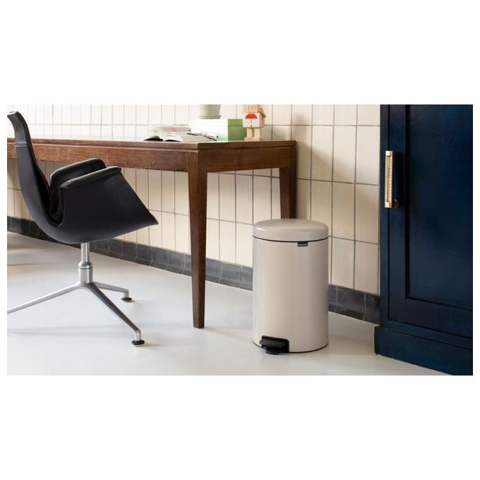 Brabantia Pattumiera a Pedale Newicon 20 Litri Beige