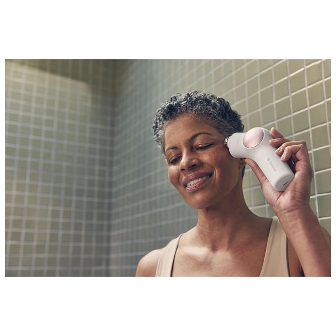 Therabody TF02222-01 TheraFace Pro Dispositivo Multifunzione per la Salute del Viso con Terapia a Percussione Microcorrente LED e Pulizia Profonda colore Bianco
