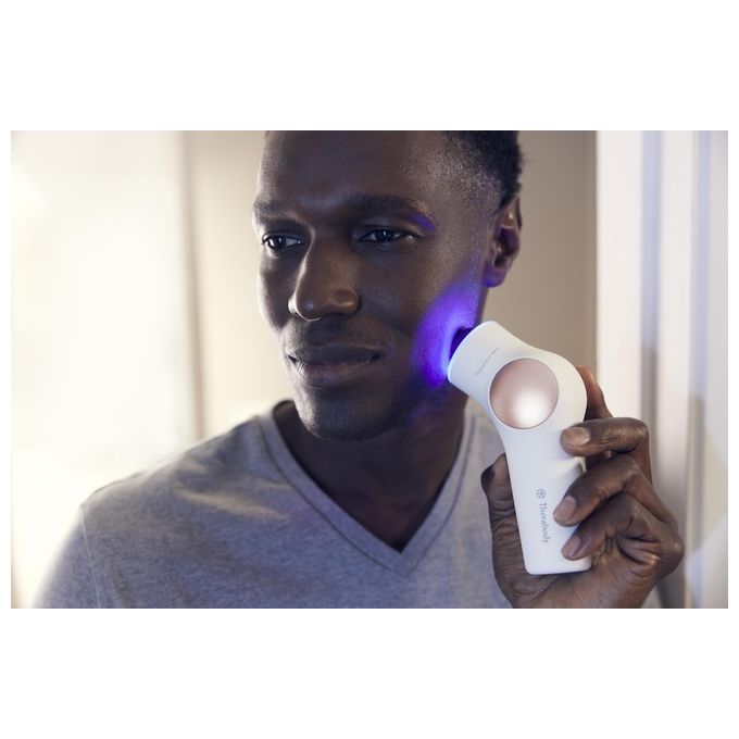 Therabody TF02222-01 TheraFace Pro Dispositivo Multifunzione per la Salute del Viso con Terapia a Percussione Microcorrente LED e Pulizia Profonda colore Bianco