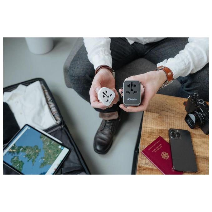 Verbatim Univesal Travel Adapter UTA-03 USB-C 30W 2xUSB-C 2xUSB-A