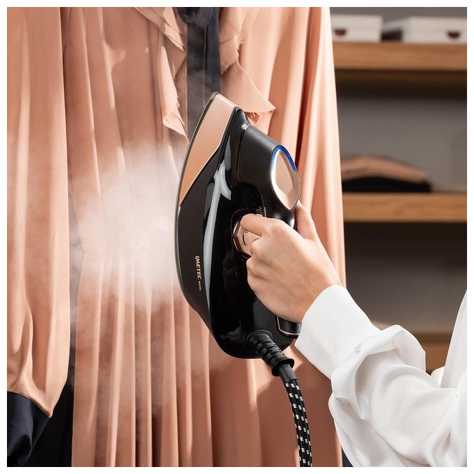 Imetec 9034 Evos Ferro da Stiro con Caldaia Tecnologia Flash Steam Pressione 7 bar Colpo di Vapore 500 g-min 2400 W Piastra Infinity Glide colore Nero e Rose Gold