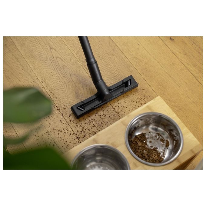 KÄRCHER 1.081-170.0 SE 4 Plus Lavatappeti 3 in 1 con Serbatoio 4 L per Acqua Pulita e Acqua Sporca Bocchetta per Pavimenti Duri e Tappezzeria colore Nero