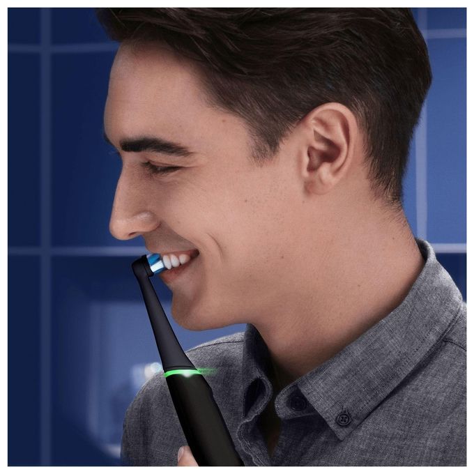 Oral-B IO6 iO Series 6 Spazzolino elettrico 5 modalita' Bluetooth timer 2 min colore Nero