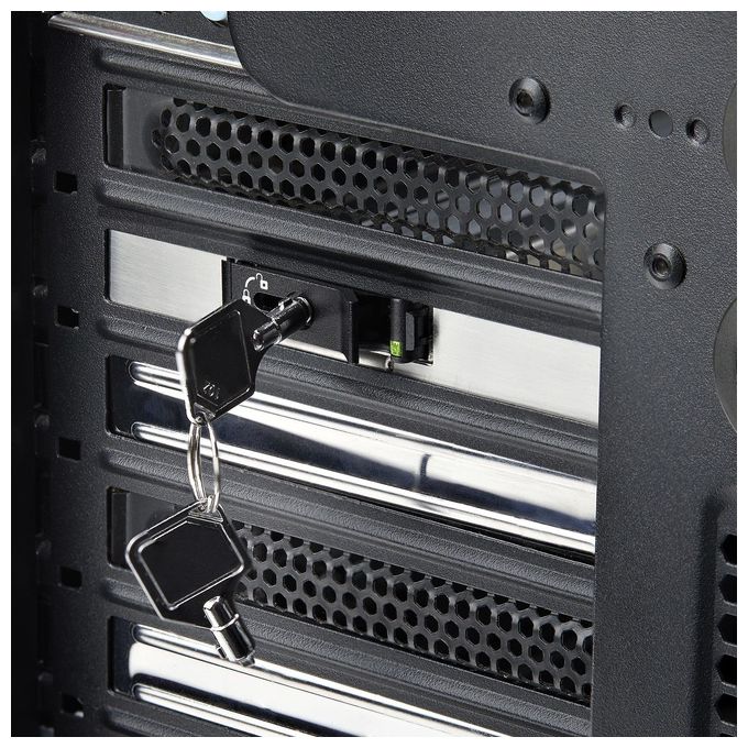 StarTech M2-REMOVABLE-PCIE-N1 Mobile Rack per SSD M.2 NVMe a PCIe x4 Installazione Senza Attrezzi Hot Swap Blocco con 2 Chiavi Incluse colore Argento e Nero