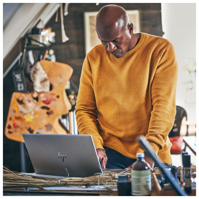HP ZBook Studio G11 98L29ET Notebook 16'' Intel Core Ultra 7 155H 32 GB DDR5 1 TB SSD NVIDIA RTX 3000 Ada 8 GB Windows 11 Pro colore Grigio