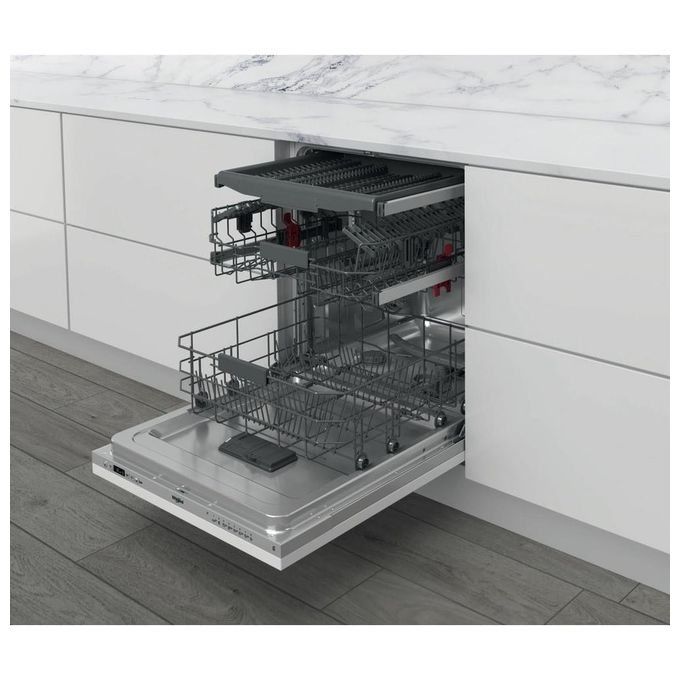 Whirlpool WIC 3C26 F Lavastoviglie Incasso 14 coperti Classe E 46 dB NaturalDry 8 programmi Terzo cestello (82x60x55 cm) colore Argento