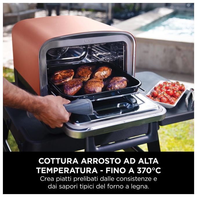 Ninja OO101EU Forno Elettrico da Esterno e Affumicatore 8 Programmi di Cottura Potenza 2400 W Temperatura Max 370 °C (45.7x54.6x38 cm) colore Inox-Rosso