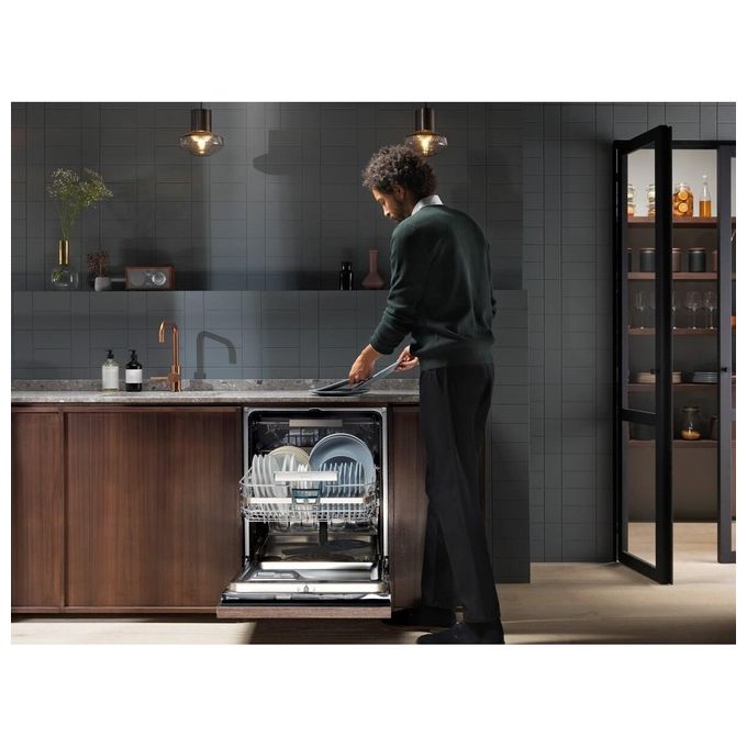 Electrolux KECB7310L Serie 900 Lavastoviglie da Incasso 14 coperti Classe D 44 dB AirDry ComfortLift Motore Inverter (82x60x55 cm) colore Nero