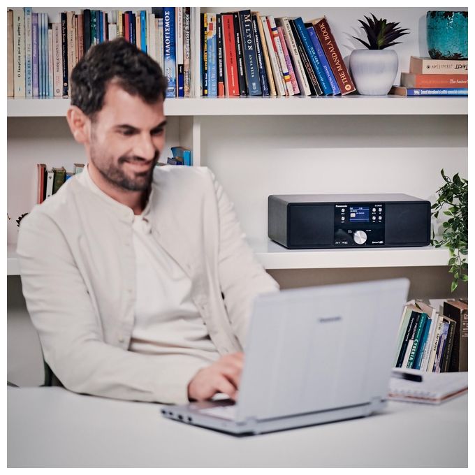 Panasonic SC-DM202EG-K Sistema Micro Hi-Fi con Lettore CD Radio DAB+ FM USB Bluetooth 24 W Display TFT 2,4'' colore Nero