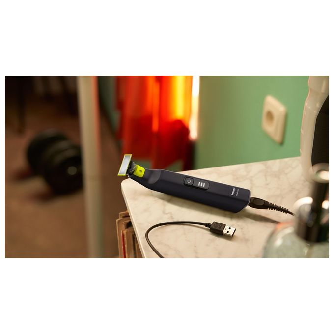 Philips QP6542-15 OneBlade Pro 360 Regolabarba e Rifinitore Viso e Corpo 14 Lunghezze Wet and Dry autonomia 90 min colore Nero