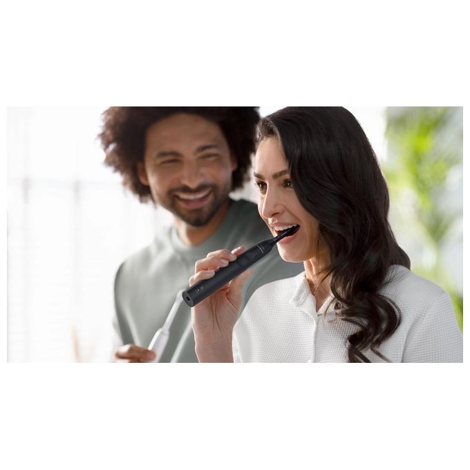 Philips HX3681-54 4100 Series Spazzolino elettrico sonico 2 modalita' Timer 2 min autonomia 14 giorni colore Nero