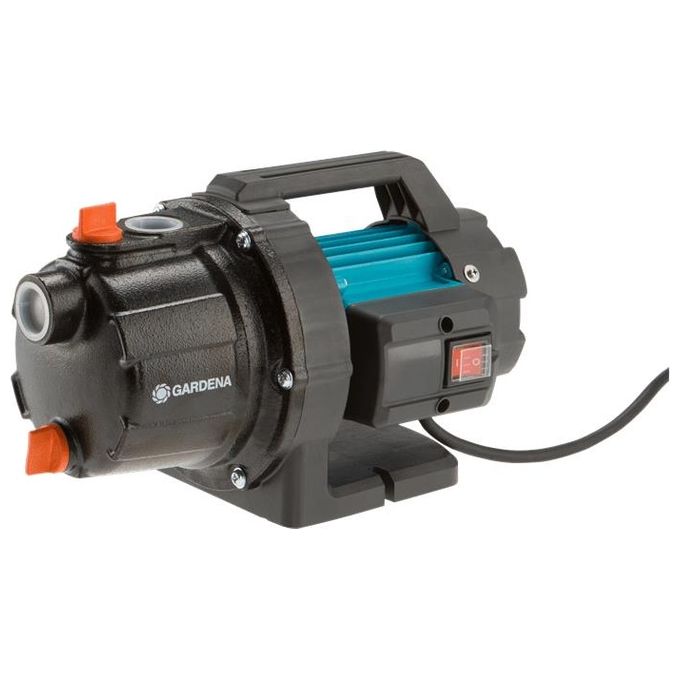 Gardena 09014-47 Pompa da giardino 3700-4 Basic Portata 3700 l-h Potenza 800 W Involucro in ghisa Albero in acciaio inox Pressione fino a 4,1 bar colore Nero
