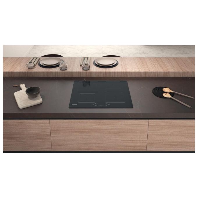 Hotpoint HQ 2260S NE Piano cottura a induzione 59 cm 4 zone Touch Control Boost 7200 W colore Nero