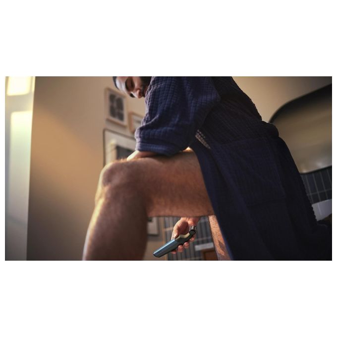 Philips BG3027-05 Bodygroom Series 3000 Rasoio elettrico corpo e inguine bagnato e secco 3 pettini autonomia 60 min colore Nero Blu