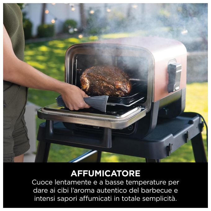 Ninja OO101EU Forno Elettrico da Esterno e Affumicatore 8 Programmi di Cottura Potenza 2400 W Temperatura Max 370 °C (45.7x54.6x38 cm) colore Inox-Rosso