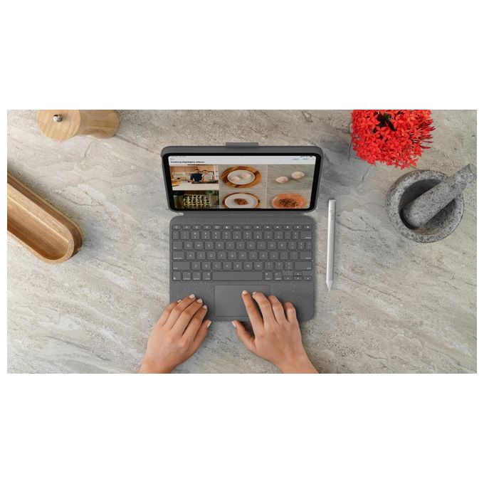 Logitech 920-011438 Combo Touch Custodia con Tastiera e Trackpad per iPad 10a Generazione QWERTY Italiano Smart Connector colore Grigio