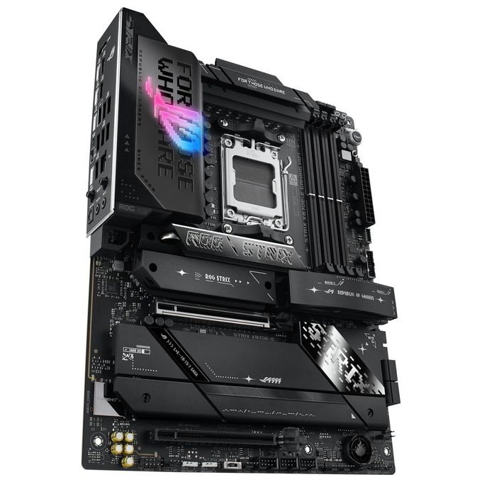 Asus 90MB1IB0-M0EAY0 ROG Strix X870E-E Gaming WiFi Scheda Madre ATX Socket AM5 DDR5 PCIe 5.0 5x M.2 Wi-Fi 7 USB4