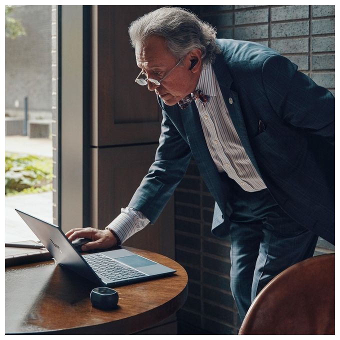 Poly 216066-02 Voyager Free 60+ Auricolari Bluetooth True Wireless con ANC Adattivo e Cancellazione Rumore Microfoni Multipli con Tecnologia WindSmart Custodia Touchscreen Ricarica Wireless Qi Compatibile Microsoft Teams Zoom Google Meet IP54 colore Nero