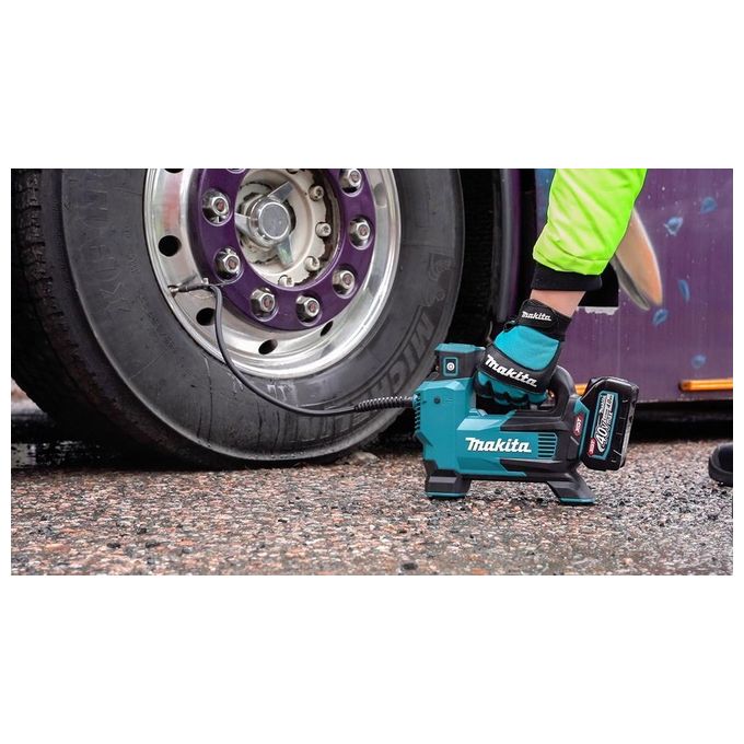 Makita MP001GZ Compressore Portatile a Batteria 40V max 11,1 bar 24 l-min con Display Digitale e Spegnimento Automatico colore Nero Blu