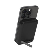 Belkin BPD007BTBK BoostCharge Pro Power Bank Magnetica 8000 mAh Ricarica Wireless fino a 15 W con Kickstand 2 Dispositivi Simultanei colore Nero