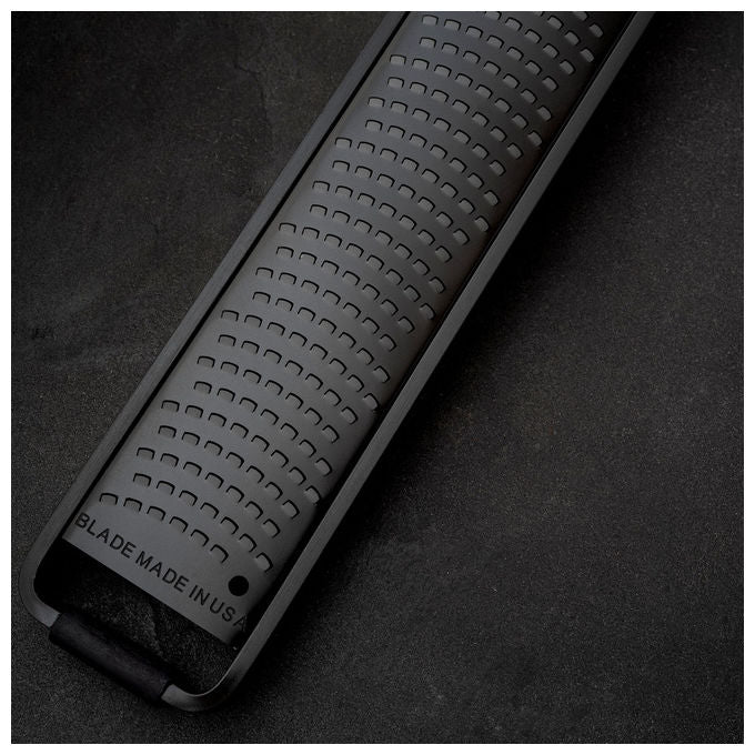 Microplane 43020 Black Sheep Grattugia Zester Lama in Acciaio Inox Lunghezza 31 cm colore Nero