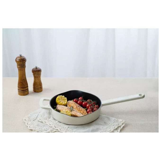 Fissler 064-310-26-000-0 Moments Collection Padella Multiuso in Ghisa Diametro 26 cm Resistente al Forno Adatta a Tutti i Piani Cottura incluso Induzione colore Rosso vino