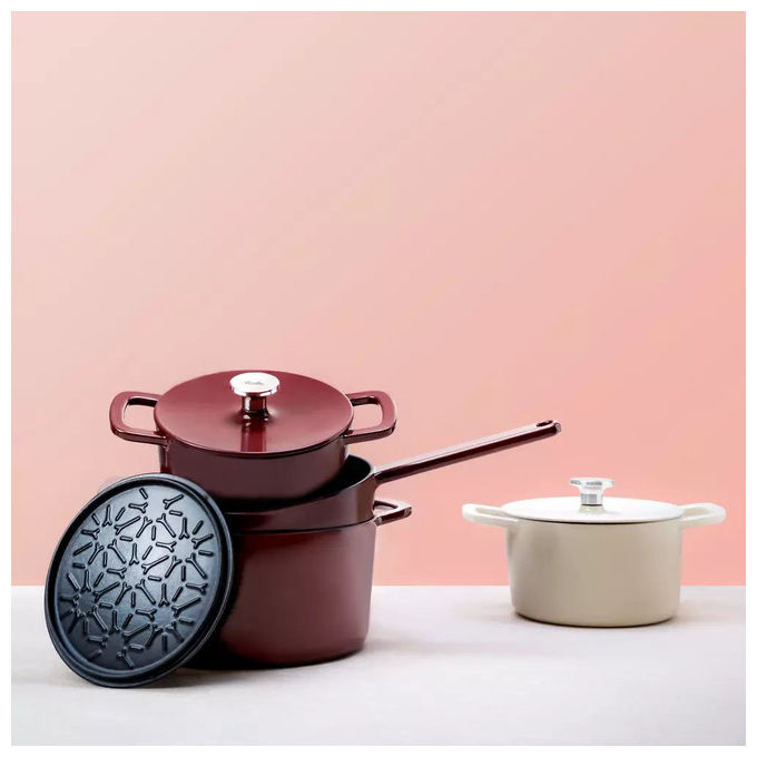 Fissler 064-310-26-000-0 Moments Collection Padella Multiuso in Ghisa Diametro 26 cm Resistente al Forno Adatta a Tutti i Piani Cottura incluso Induzione colore Rosso vino