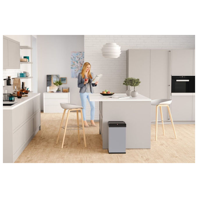 Hailo 0840-111 Big-Box Swing L Pattumiera 35 L con Coperchio Autochiudente e Piedi Antiscivolo colore Acciaio inox