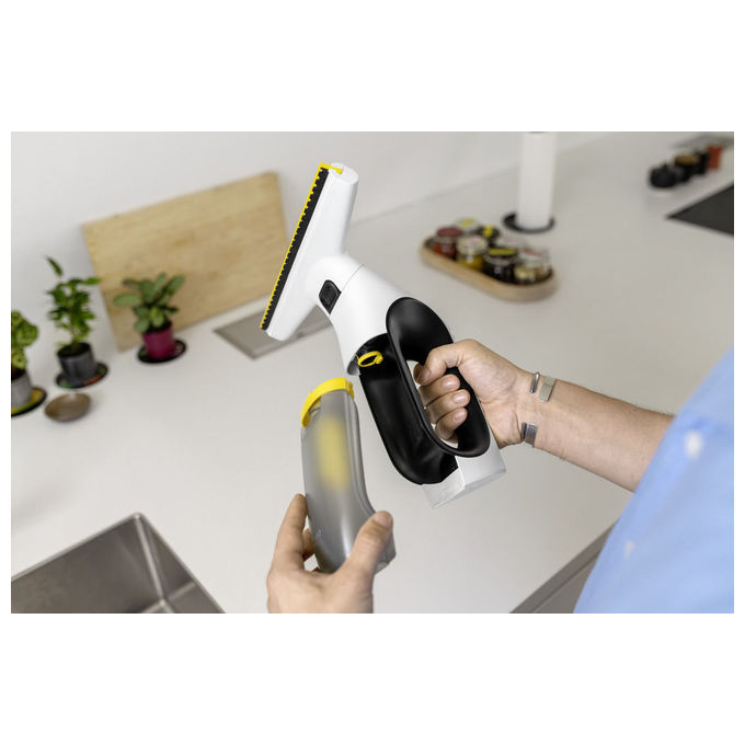 Kärcher WV 2 Universal Care, aspiratore lavavetri, batteria ai ioni di litio, 35 min autonomia, 105 m², nero giallo