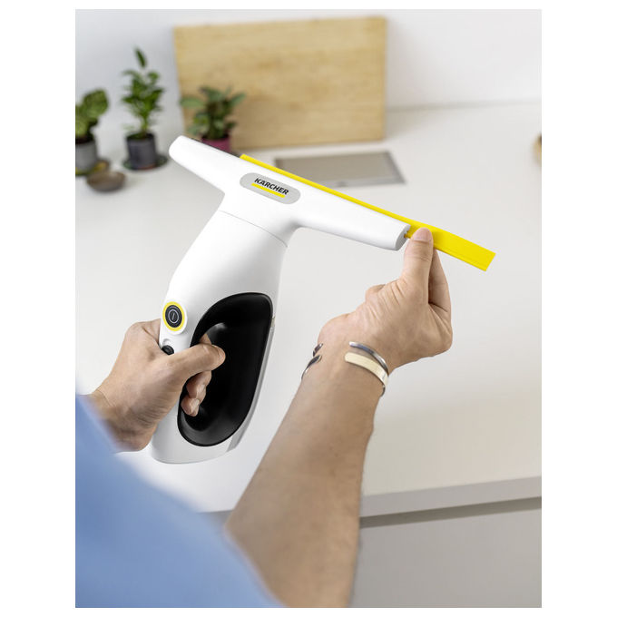 Kärcher WV 2 Universal Care, aspiratore lavavetri, batteria ai ioni di litio, 35 min autonomia, 105 m², nero giallo