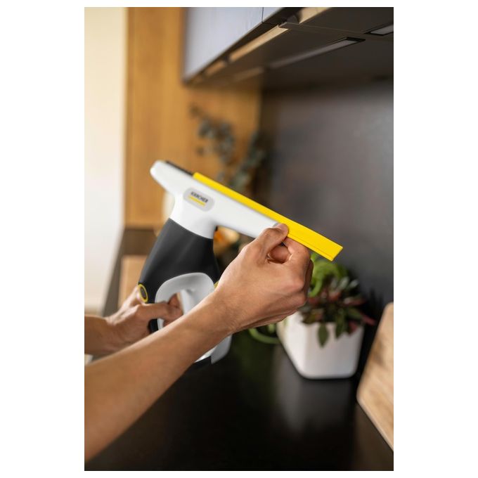 Kärcher 1.633-691.0 WV 3 Comfort Precision Pulitore di Finestre Elettrico Senza Fili Capacita' 0.2 L Autonomia 35 min Rumorosita' 49 dB Superficie Pulita 105 m² colore Bianco Nero