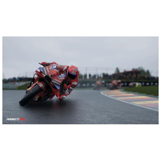 Milestone MotoGP 25 Day One Edition Videogioco PS4 con DLC Off Road Helmets Pack e Iconic Liveries Pack
