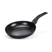 Moneta AIDA20 Aida Padella 28 cm con Rivestimento Protection Base Antiaderente Adatta a Tutti i Fuochi inclusa Induzione Alluminio Forgiato No PFOA No Nichel No Bisfenolo A colore Nero